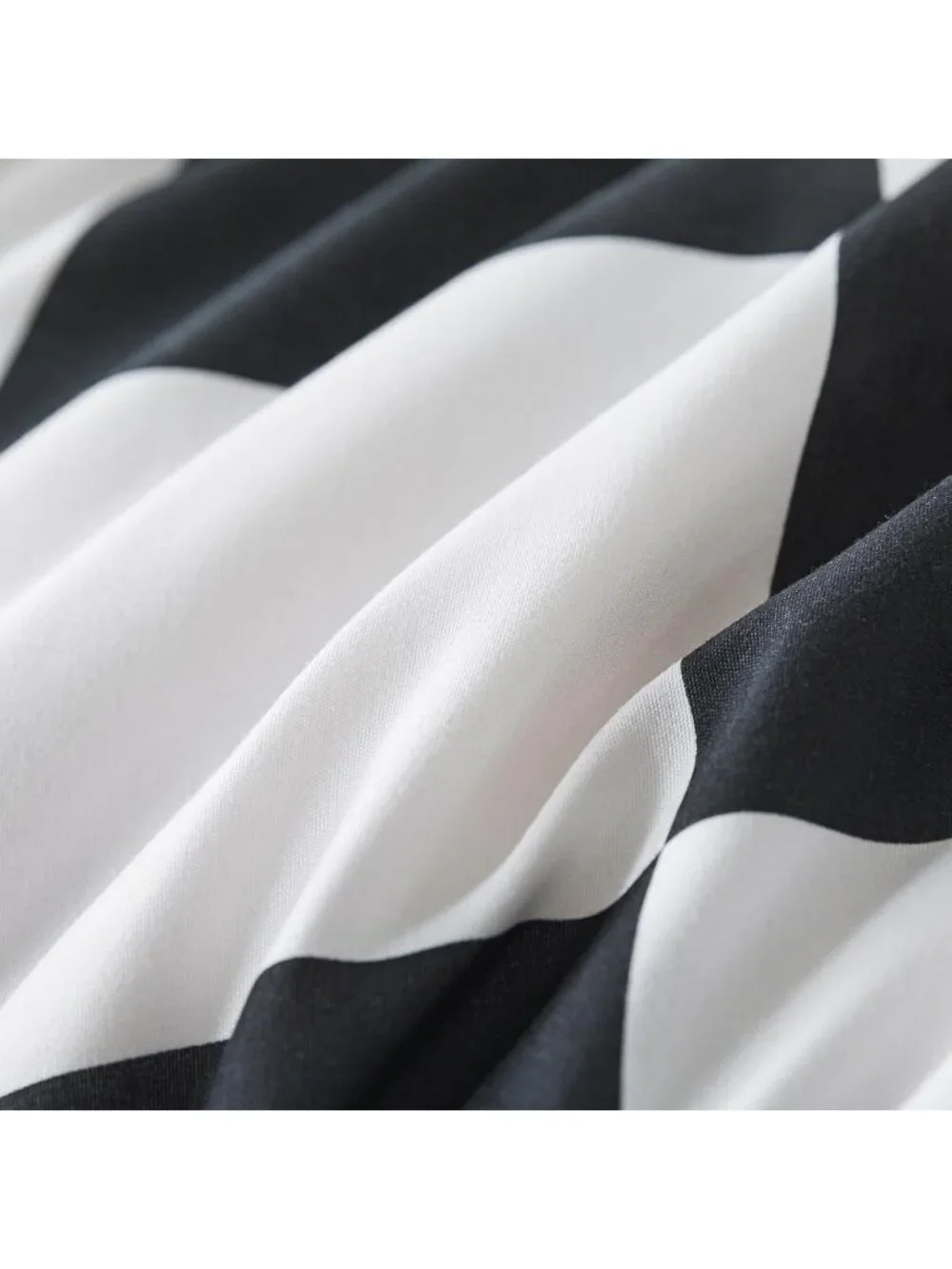 Stylish Black & White Checkered Twin Comforter Set - Cozy Boys Bedding